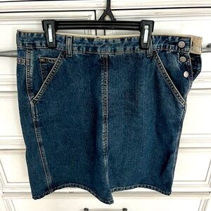 Calvin Klein Denim skirt EUC sz 8
